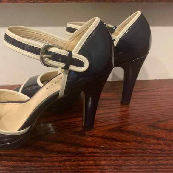 Anne Klein Shoes - Picture 5 of 8